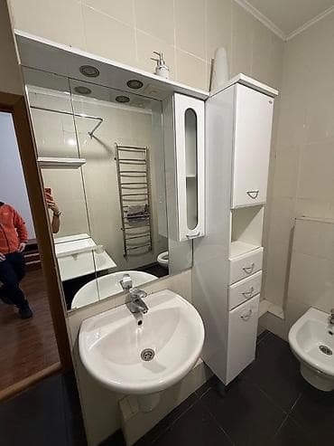 Ашкана үчүн тумбалар: Ванна үчүн тумба, Раковина менен, түсү - Ак lalafo.kg да — 1 Ашкана үчүн тумбалар: Ванна үчүн тумба, Раковина менен, түсү - Ак — 1