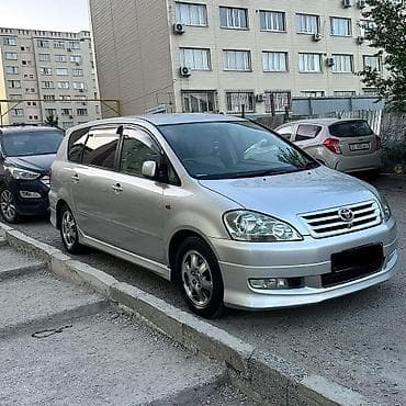 Toyota Ipsum: 2003 г., 2.4 л, Автомат, Бензин, Минивэн at lalafo.kg Toyota Ipsum: 2003 г., 2.4 л, Автомат, Бензин, Минивэн
