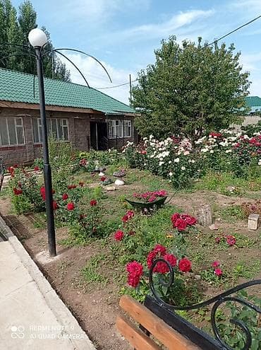 Гостевой дом с озеленённой территорией и номерами - Двухэтажный at lalafo.kg Гостевой дом с озеленённой территорией и номерами - Двухэтажный