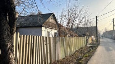 Полдома, 40 м², 4 комнаты, Собственник, Старый ремонт at lalafo.kg Полдома, 40 м², 4 комнаты, Собственник, Старый ремонт