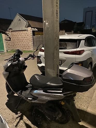 Макси-скутер 150 куб. см, Бензин, Б/у at lalafo.kg Макси-скутер 150 куб. см, Бензин, Б/у