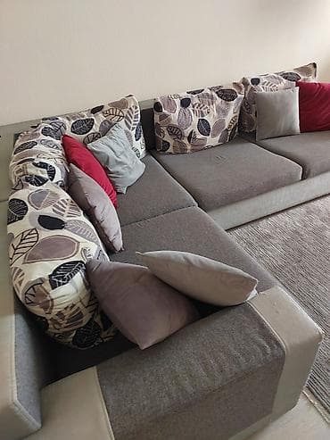 Угловой диван, C подушками at lalafo.kg Угловой диван, C подушками