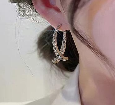 Колье: Сөйкөлөр, Аялдарга, Кыстырма: Циркон, Жаңы lalafo.kg да — 1 Колье: Сөйкөлөр, Аялдарга, Кыстырма: Циркон, Жаңы — 1