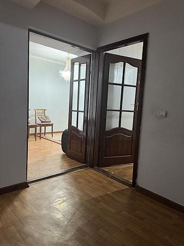4 комнаты, 95 м², Индивидуалка, 8 этаж, Старый ремонт at lalafo.kg 4 комнаты, 95 м², Индивидуалка, 8 этаж, Старый ремонт