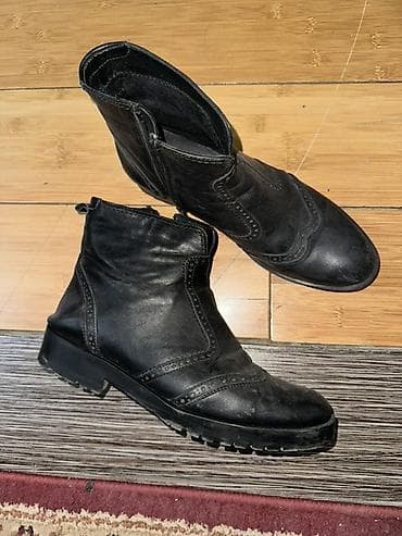 Черные кожаные ботинки/полусапоги с молнией сбоку и декоративной at lalafo.kg Черные кожаные ботинки/полусапоги с молнией сбоку и декоративной