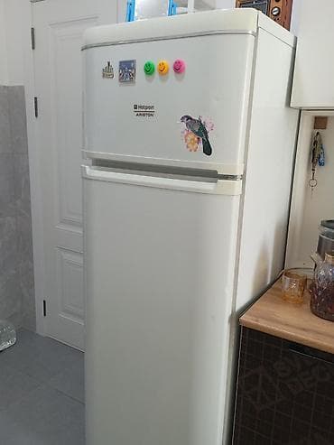 Холодильник Hotpoint-Ariston, классический двухкамерный с верхней at lalafo.kg Холодильник Hotpoint-Ariston, классический двухкамерный с верхней