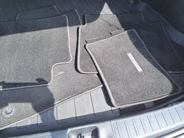 Родные Ворсовые Полики Для салона Toyota, цвет - Черный, Б/у, Самовывоз at lalafo.kg Родные Ворсовые Полики Для салона Toyota, цвет - Черный, Б/у, Самовывоз
