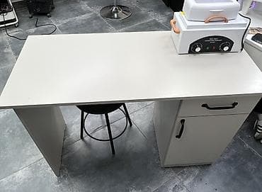 Стол для маникюра/рабочий стол - Просторная прямоугольная столешница at lalafo.kg Стол для маникюра/рабочий стол - Просторная прямоугольная столешница