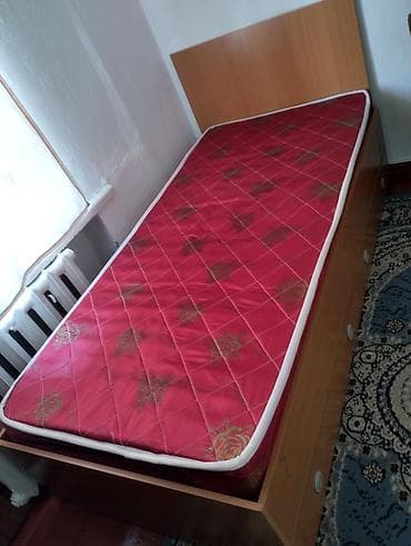 Односпальная кровать с высоким изголовьем и выдвижными ящиками для at lalafo.kg Односпальная кровать с высоким изголовьем и выдвижными ящиками для