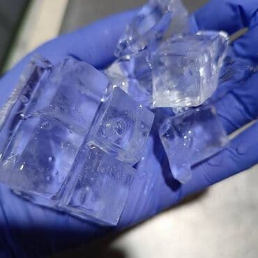 Пищевой лёд разной формы и размеры находимся в центре города . Есть at lalafo.kg Пищевой лёд разной формы и размеры находимся в центре города . Есть