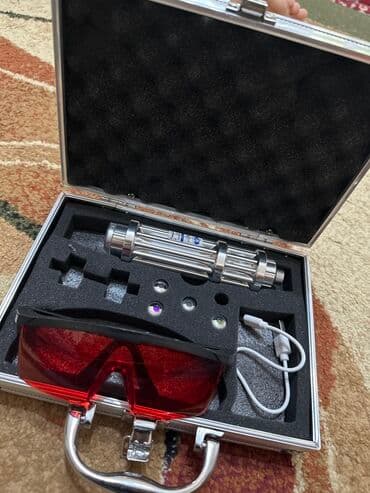 Лазерный проектор/указка синего спектра в металлическом кейсе at lalafo.kg Лазерный проектор/указка синего спектра в металлическом кейсе