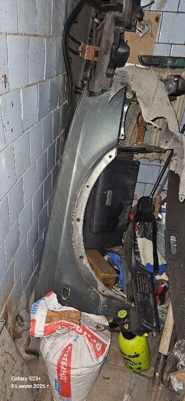 Крыло Переднее правое Subaru, 2002 г., Б/у, Оригинал at lalafo.kg Крыло Переднее правое Subaru, 2002 г., Б/у, Оригинал