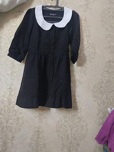 Платье в стиле «школьной формы» с белым круглым воротником. - Цвет at lalafo.kg Платье в стиле «школьной формы» с белым круглым воротником. - Цвет