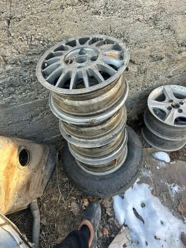 Литые Диски R 14 Audi, Комплект, отверстий - 4, Б/у at lalafo.kg Литые Диски R 14 Audi, Комплект, отверстий - 4, Б/у