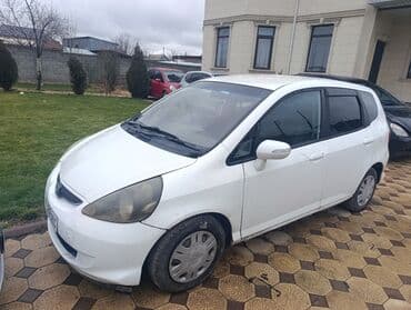 Honda Fit: 2004 г., 1.3 л, Вариатор, Бензин, Хэтчбэк at lalafo.kg Honda Fit: 2004 г., 1.3 л, Вариатор, Бензин, Хэтчбэк