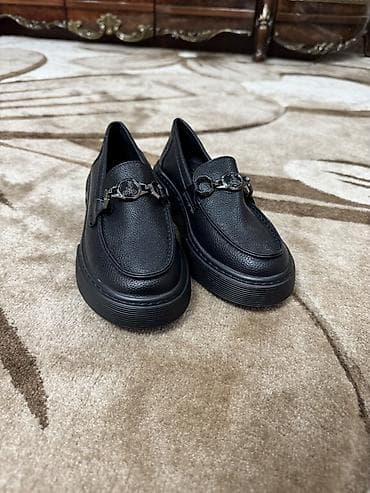Женские лоферы новые
Черный 35 р 600с
Молочный 38 р 600с at lalafo.kg Женские лоферы новые
Черный 35 р 600с
Молочный 38 р 600с