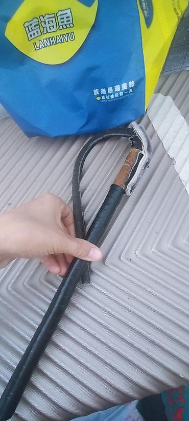 Плетка для верховой езды (скаковая/школьная) новая - Материал at lalafo.kg Плетка для верховой езды (скаковая/школьная) новая - Материал