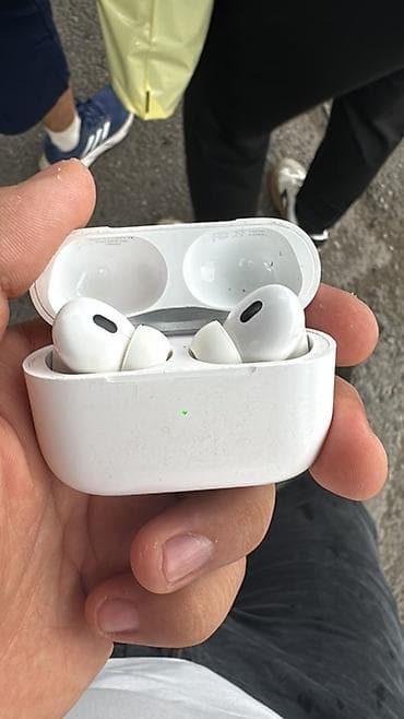 Беспроводные вкладыши наушники, Apple, Airpods 3, Б/у at lalafo.kg Беспроводные вкладыши наушники, Apple, Airpods 3, Б/у