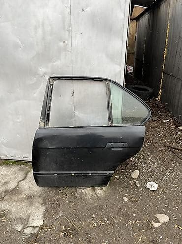 Дверь Задняя левая BMW, Б/у, Оригинал at lalafo.kg Дверь Задняя левая BMW, Б/у, Оригинал