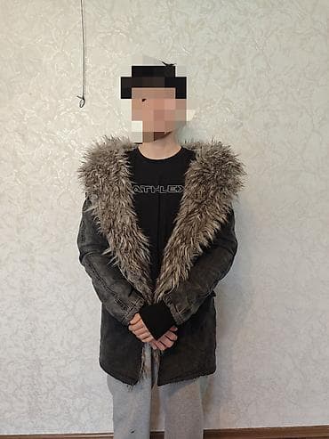 Мужская парка с меховой отделкой - Цвет: темно‑серый/черный at lalafo.kg Мужская парка с меховой отделкой - Цвет: темно‑серый/черный