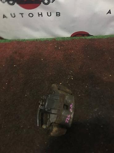 Суппорт Mitsubishi Chariot N84 2 2002 перед. прав. (б/у) at lalafo.kg Суппорт Mitsubishi Chariot N84 2 2002 перед. прав. (б/у)