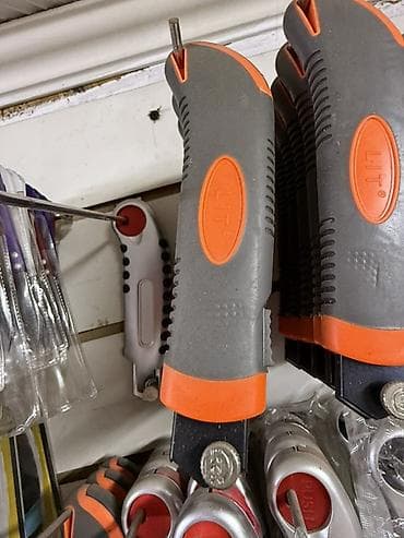 Нож для безопасного вскрытия упаковок (резак) с выдвижным лезвием at lalafo.kg Нож для безопасного вскрытия упаковок (резак) с выдвижным лезвием