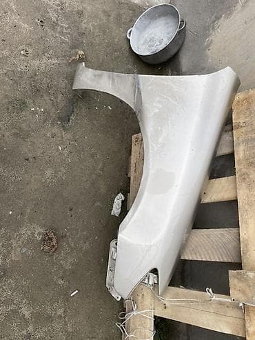 Крыло Переднее правое Toyota, 2002 г., Б/у, Оригинал at lalafo.kg Крыло Переднее правое Toyota, 2002 г., Б/у, Оригинал