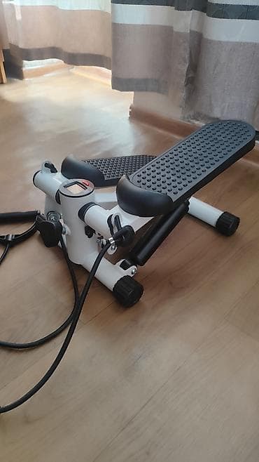 Мини степпер для дома с эспандерами Продаётся компактный мини-степпер at lalafo.kg Мини степпер для дома с эспандерами Продаётся компактный мини-степпер