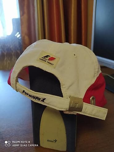 Головные уборы, Hugo Boss, Новый, цвет - Красный, Самовывоз at lalafo.kg Головные уборы, Hugo Boss, Новый, цвет - Красный, Самовывоз