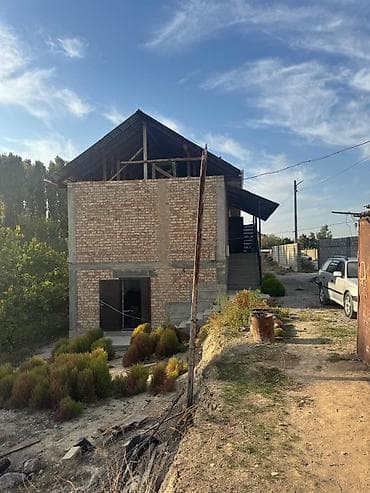 Продаётся недостроенный кирпичный дом с мансардным этажом at lalafo.kg Продаётся недостроенный кирпичный дом с мансардным этажом