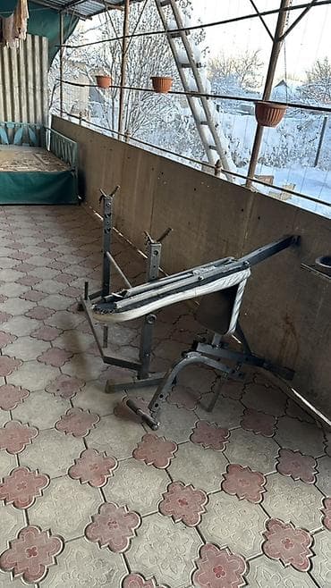 Многофункциональная силовая скамья/стойка для штанги. - Металлическая at lalafo.kg Многофункциональная силовая скамья/стойка для штанги. - Металлическая