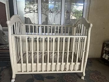 Детская кроватка из массива дерева, цвет белый/молочный. Классический lalafo.kg да Детская кроватка из массива дерева, цвет белый/молочный. Классический