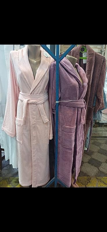 Женские махровые халаты с поясом и накладными карманами. - Материал at lalafo.kg Женские махровые халаты с поясом и накладными карманами. - Материал