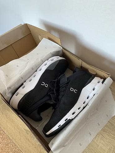 Кроссовки On Cloudnova (черные/белые) Новые 42 размер - Легкая at lalafo.kg Кроссовки On Cloudnova (черные/белые) Новые 42 размер - Легкая