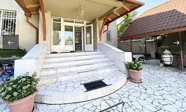250 м², 3 комнаты, Амбарная, Лоджия, Парковка at lalafo.kg 250 м², 3 комнаты, Амбарная, Лоджия, Парковка