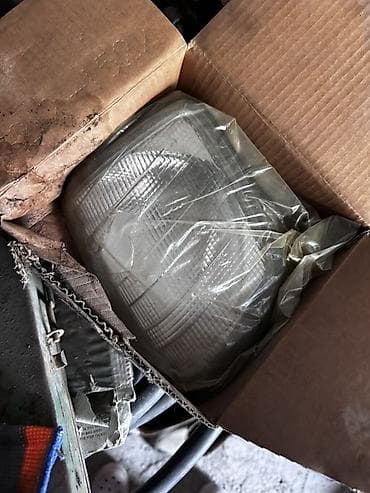 Фара/стекло переднего фонаря (линза фары) в заводской упаковке at lalafo.kg Фара/стекло переднего фонаря (линза фары) в заводской упаковке