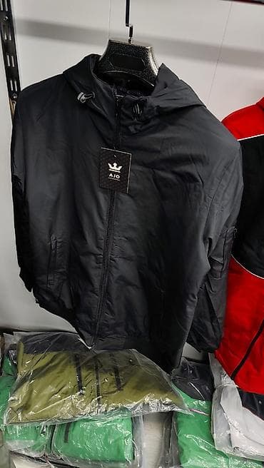 Легкая мужская ветровка AJO с капюшоном. Характеристики: - Цвет at lalafo.kg Легкая мужская ветровка AJO с капюшоном. Характеристики: - Цвет