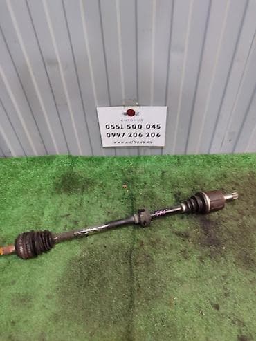 Привод (передний правый) для Honda Civic EU1, двигатель D17A, год at lalafo.kg Привод (передний правый) для Honda Civic EU1, двигатель D17A, год