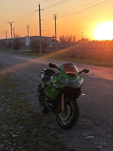 Спортбайк Kawasaki, 600 куб. см, Бензин, Взрослый, Б/у at lalafo.kg Спортбайк Kawasaki, 600 куб. см, Бензин, Взрослый, Б/у