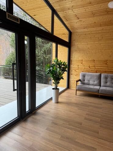 Сдается одна комната с подселением,в самом центре города, рядом с at lalafo.kg Сдается одна комната с подселением,в самом центре города, рядом с