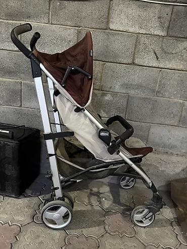 Прогулочная коляска-трость Chicco. - Легкая алюминиевая рама at lalafo.kg Прогулочная коляска-трость Chicco. - Легкая алюминиевая рама
