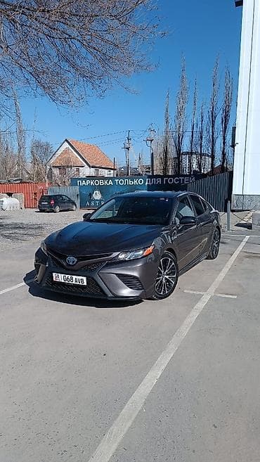 Toyota Camry: 2018 г., 2.5 л, Автомат, Гибрид, Седан at lalafo.kg Toyota Camry: 2018 г., 2.5 л, Автомат, Гибрид, Седан