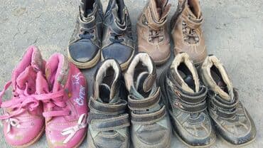 За все 150с.
Мальчиковые р 26-27
Розовые- р24 at lalafo.kg За все 150с.
Мальчиковые р 26-27
Розовые- р24