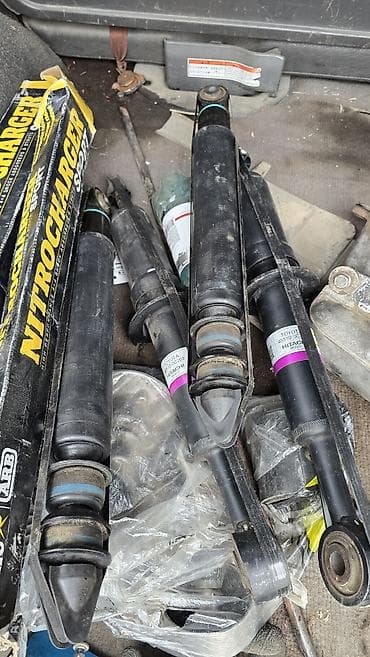 Комплект амортизаторов Toyota Оригинал, США at lalafo.kg Комплект амортизаторов Toyota Оригинал, США