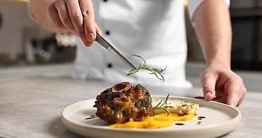 Срочно требуется повар универсал в рестобар. Чисто аккуратно at lalafo.kg Срочно требуется повар универсал в рестобар. Чисто аккуратно