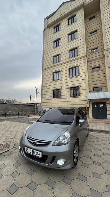 Honda Fit: 2005 г., 1.5 л, Вариатор, Бензин, Хэтчбэк at lalafo.kg — 2 Honda Fit: 2005 г., 1.5 л, Вариатор, Бензин, Хэтчбэк — 2