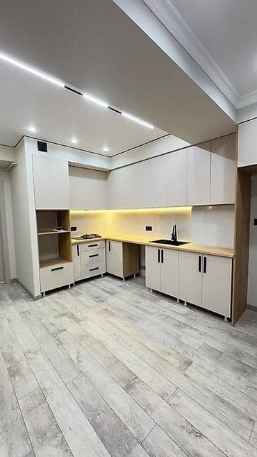 Кухонный гарнитур, цвет - Бежевый at lalafo.kg Кухонный гарнитур, цвет - Бежевый