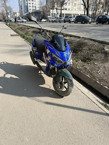 Макси-скутер Yamaha, 150 куб. см, Бензин, Б/у at lalafo.kg Макси-скутер Yamaha, 150 куб. см, Бензин, Б/у