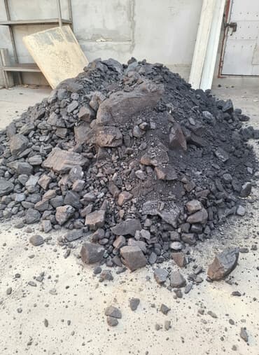 Каменный уголь навалом - Фракция смешанная: крупные глыбы и at lalafo.kg Каменный уголь навалом - Фракция смешанная: крупные глыбы и