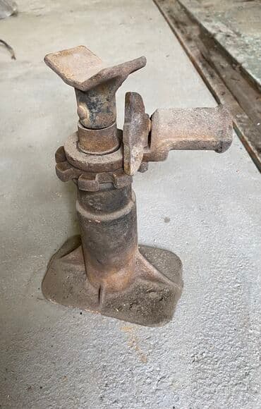 Домкрат 3000с Съёмник-обратный молоток для снятиямасляных колпачков at lalafo.kg Домкрат 3000с Съёмник-обратный молоток для снятиямасляных колпачков